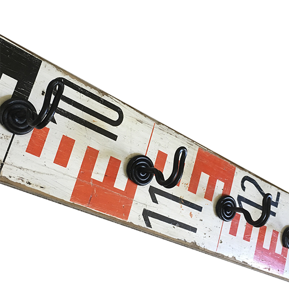 kapstok landmeter met 6 haken Label25